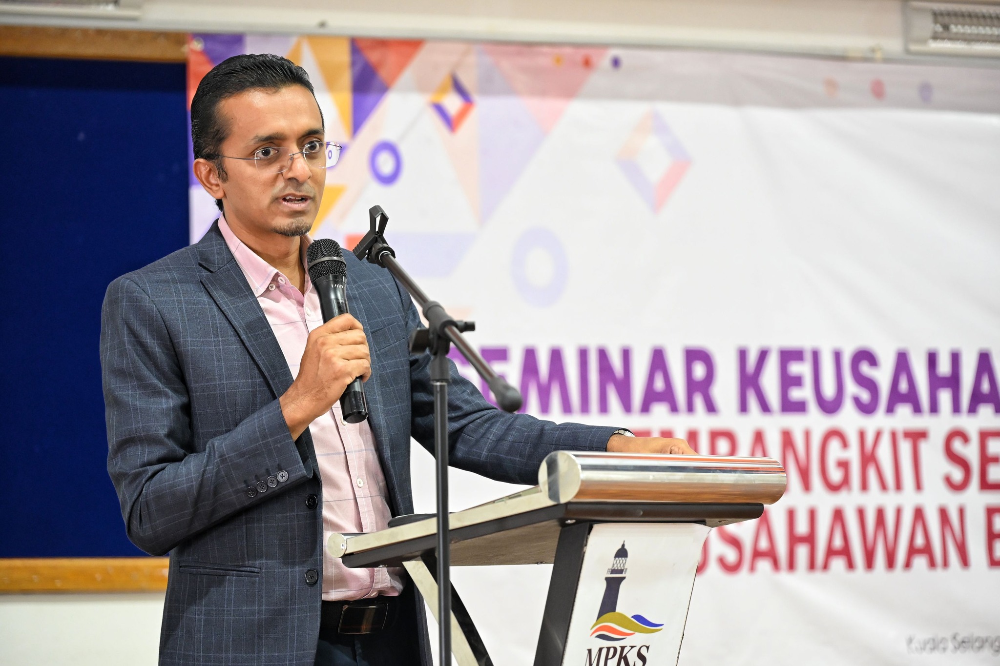 SEMINAR KEUSAHAWANAN “MEMBANGKIT SEMANGAT USAHAWAN BERJAYA” 2024