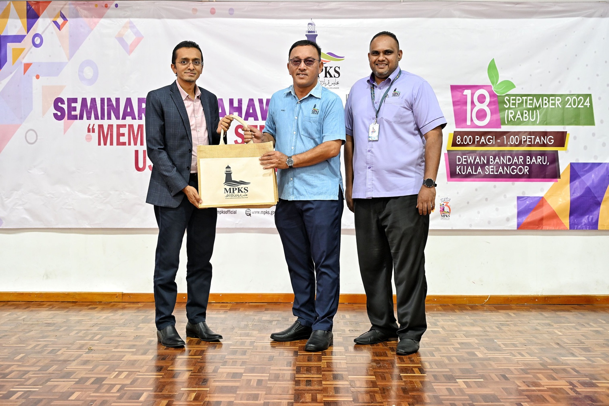 SEMINAR KEUSAHAWANAN “MEMBANGKIT SEMANGAT USAHAWAN BERJAYA” 2024